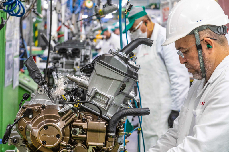 INDÚSTRIA DE MOTOS TEM MELHOR RESULTADO EM QUASE DEZ ANOS The Riders