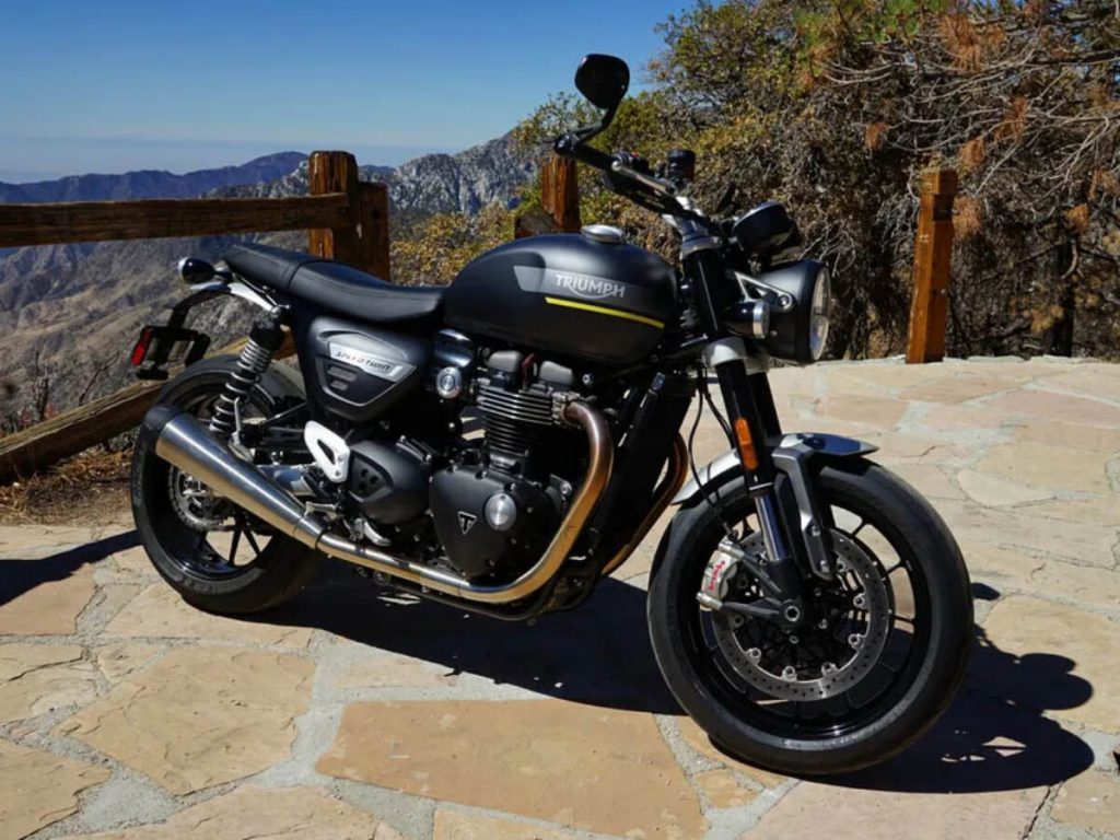 triumph street 900