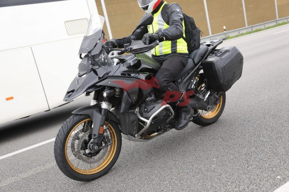 scoop-bmw-r-1300-gs-2024-dados-t-cnicos-the-riders-histories
