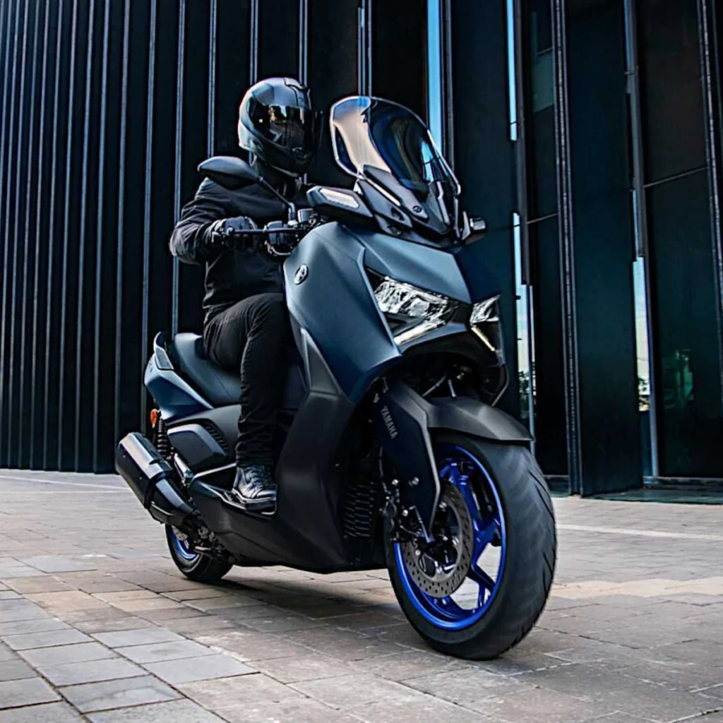 Yamaha Xmax 2024 Scooter Moderna com Recursos Avançados The Riders