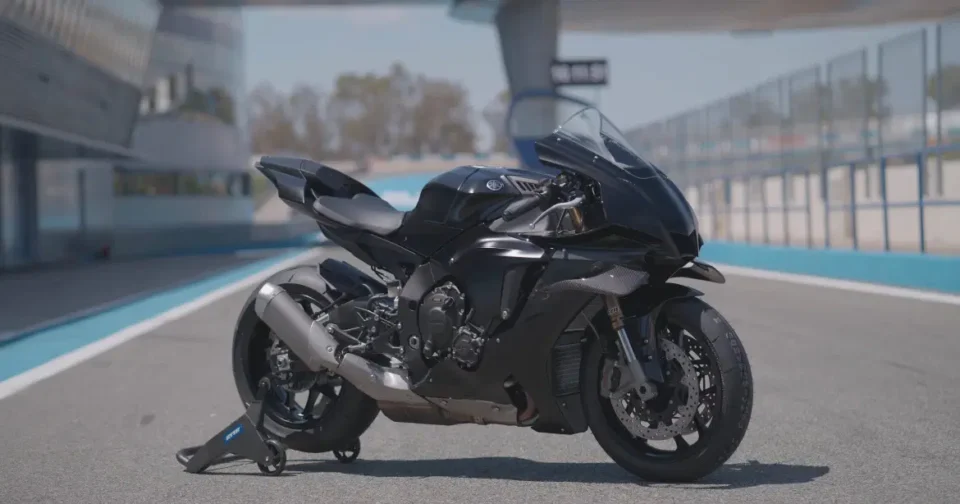Nova Yamaha R1 2025