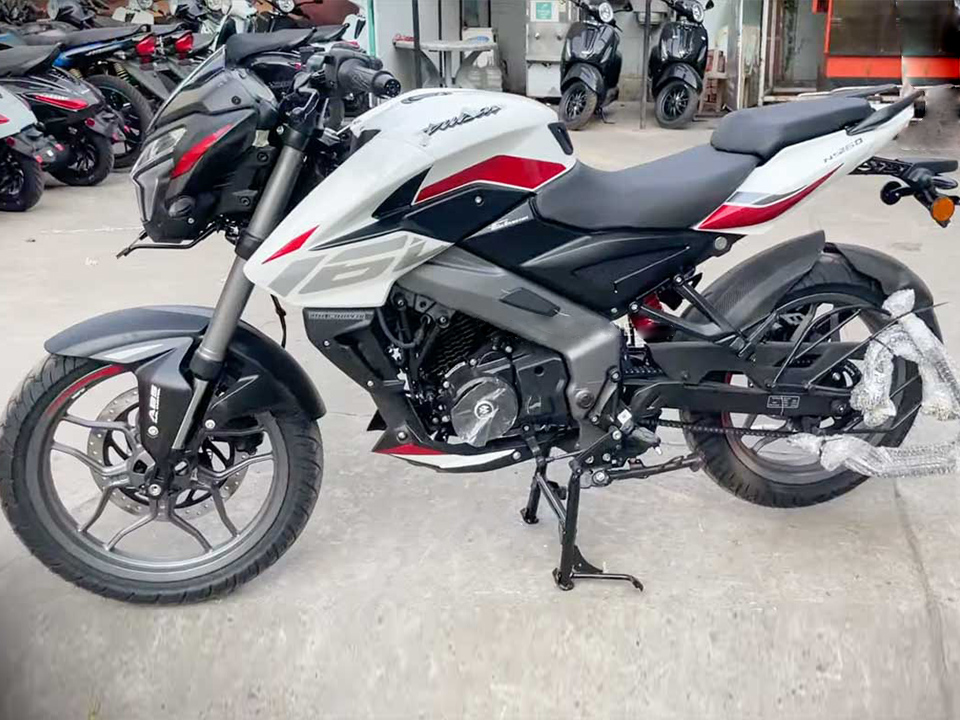 Bajaj Pulsar NS160 2025