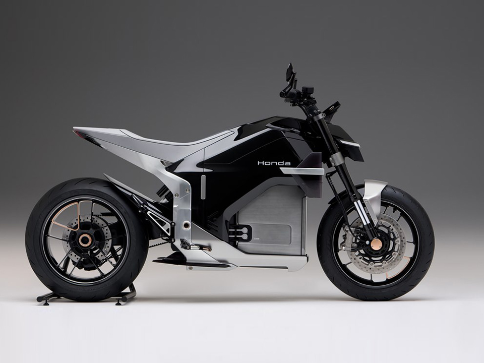 Honda apresenta a naked desportiva elétrica