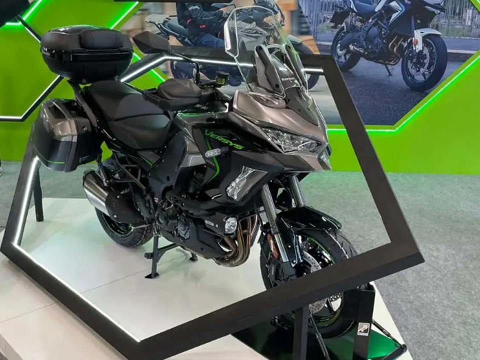 Ninja ZX4-RR e Versys 1100 2026