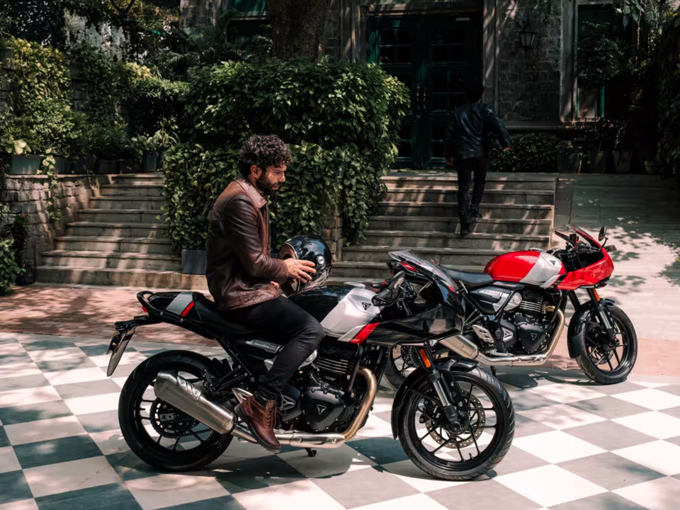 Triumph Thruxton 400