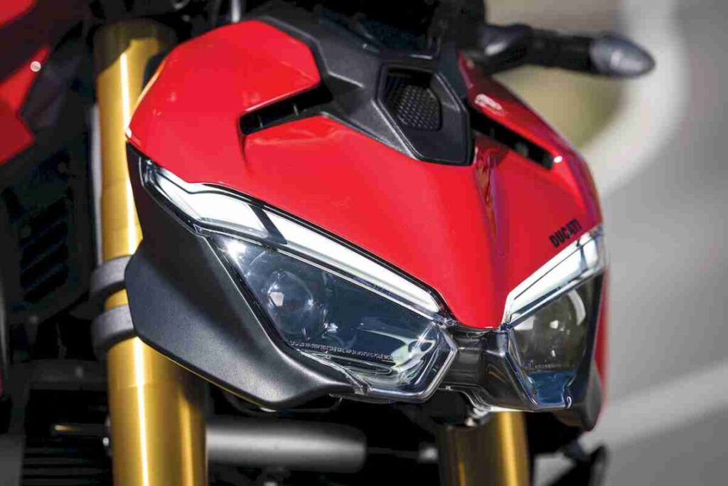 Ducati Streetfighter V2S