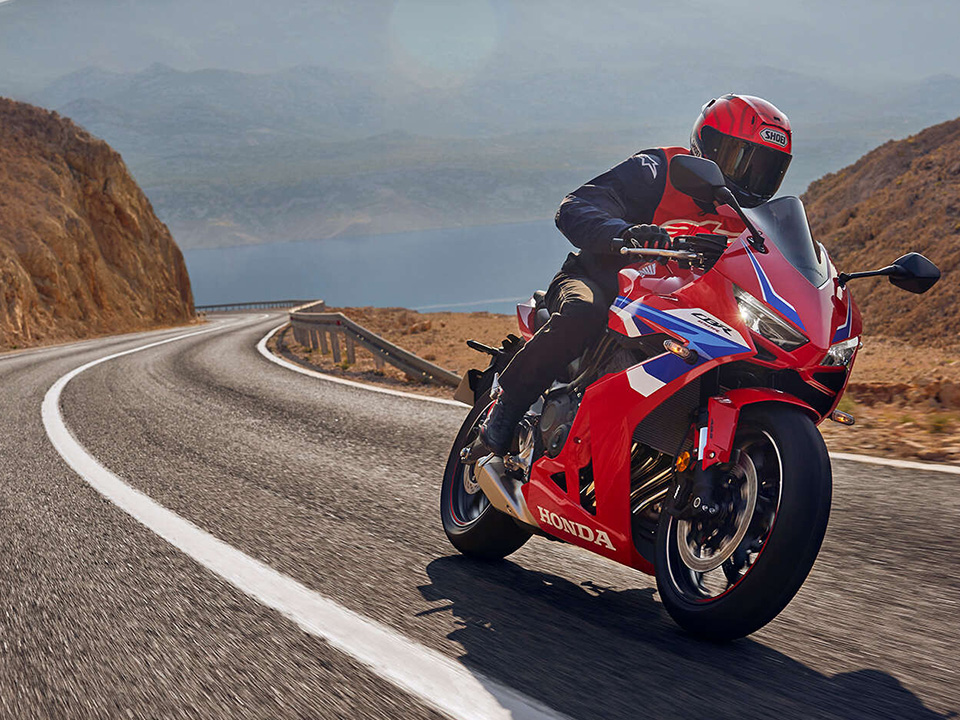 Honda CBR 650R Sai de Linha