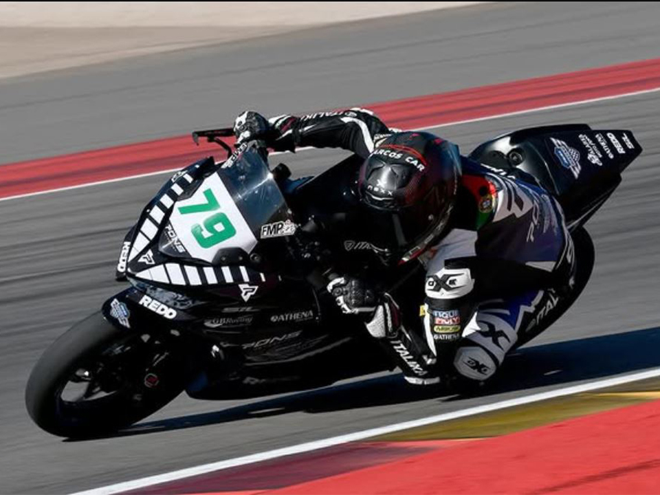 Kawasaki domina a SSP300