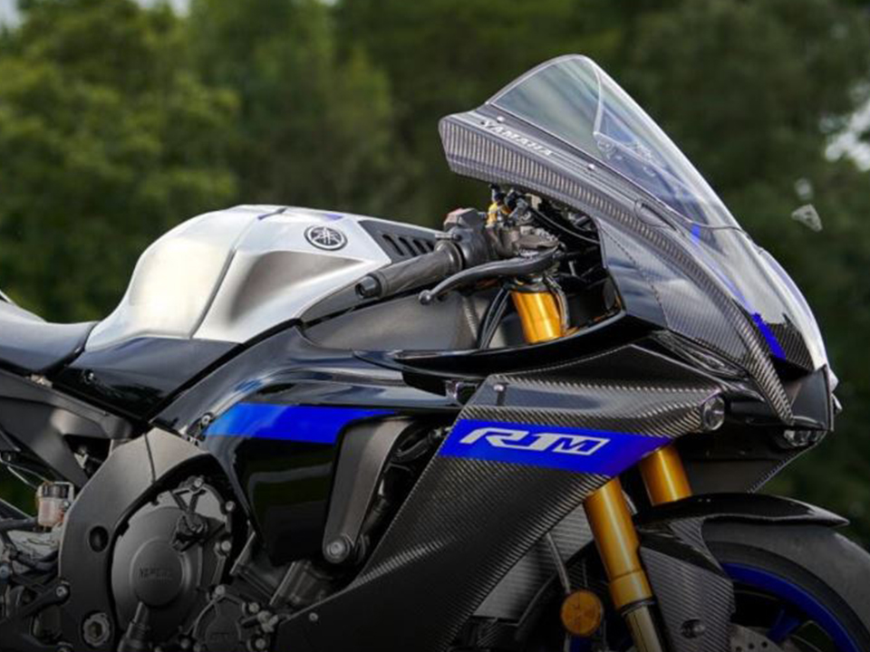 Yamaha R1 V4