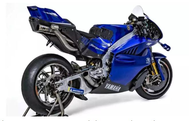 Yamaha R1 V4