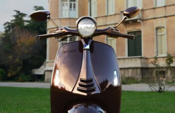 Vespa 946 Horse