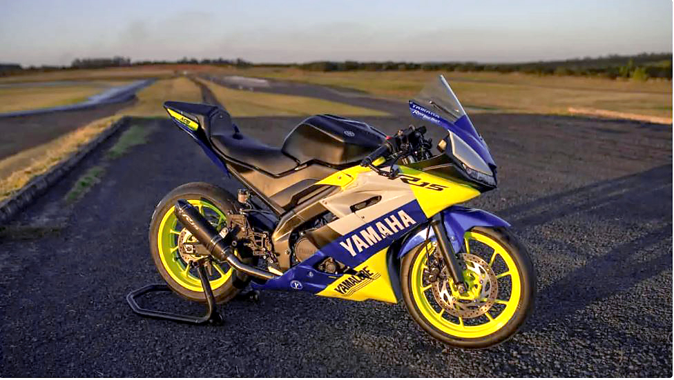 Yamaha R2 registrada