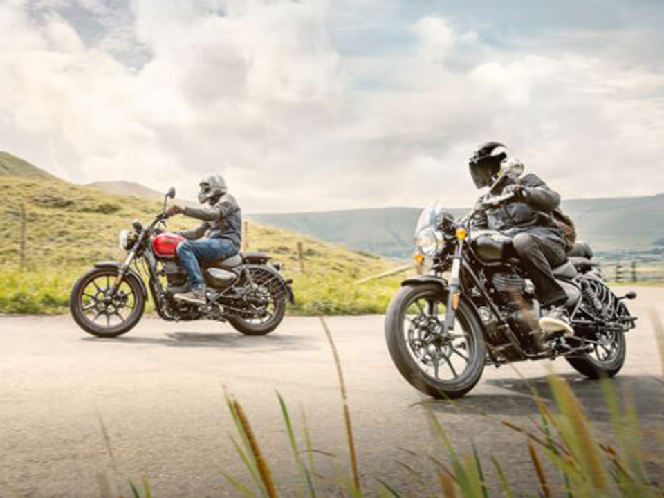 Super Meteor 650 vs Meteor 350